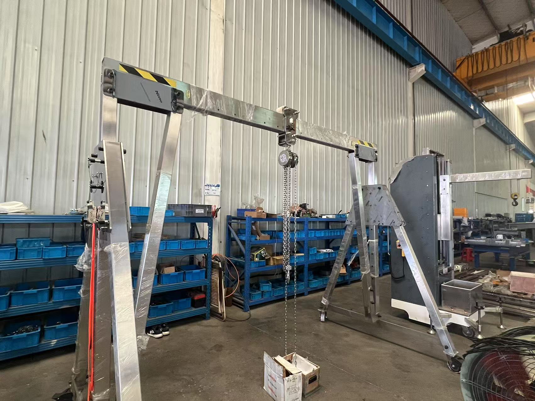 Козловой кран из нержавеющей стали