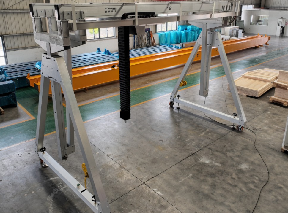 Алюминиевый электрический козловой кран